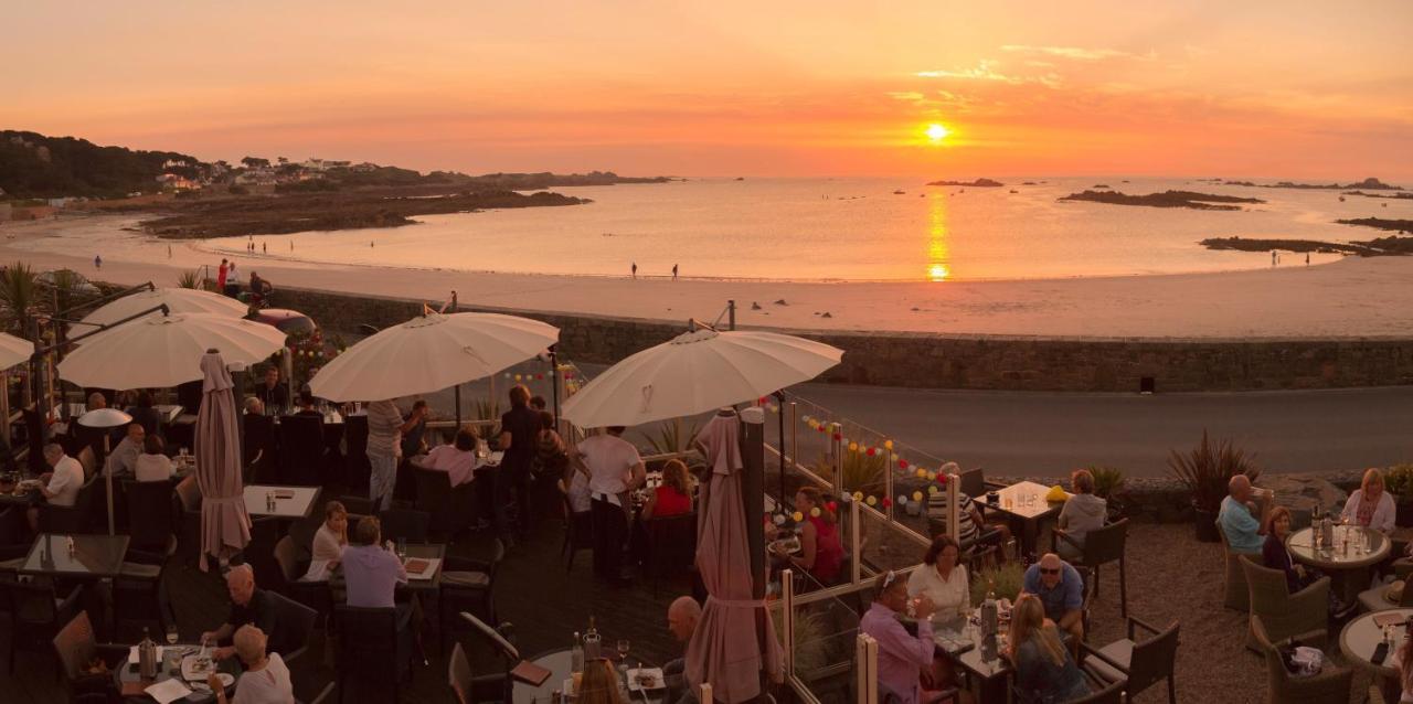 Cobo Bay Hotel カステル エクステリア 写真